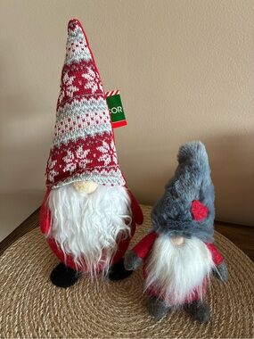 Set of 2 Holiday Gnomes - Red, Gray, White